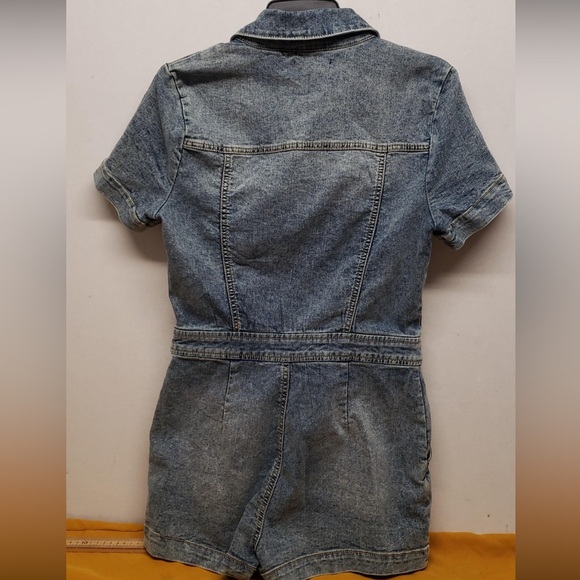 NWT True Religion Denim Short Zip Romper.  Size M - Picture 3 of 4